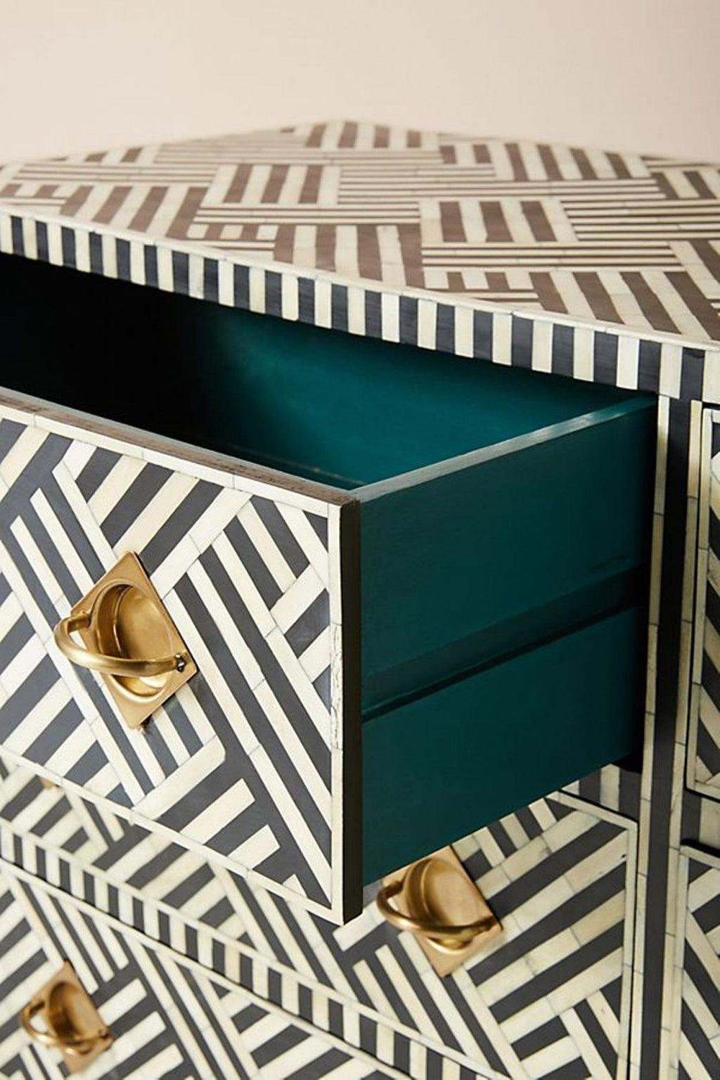 Bone Inlay Optical Inlay Chest of 9 Drawers in Black
