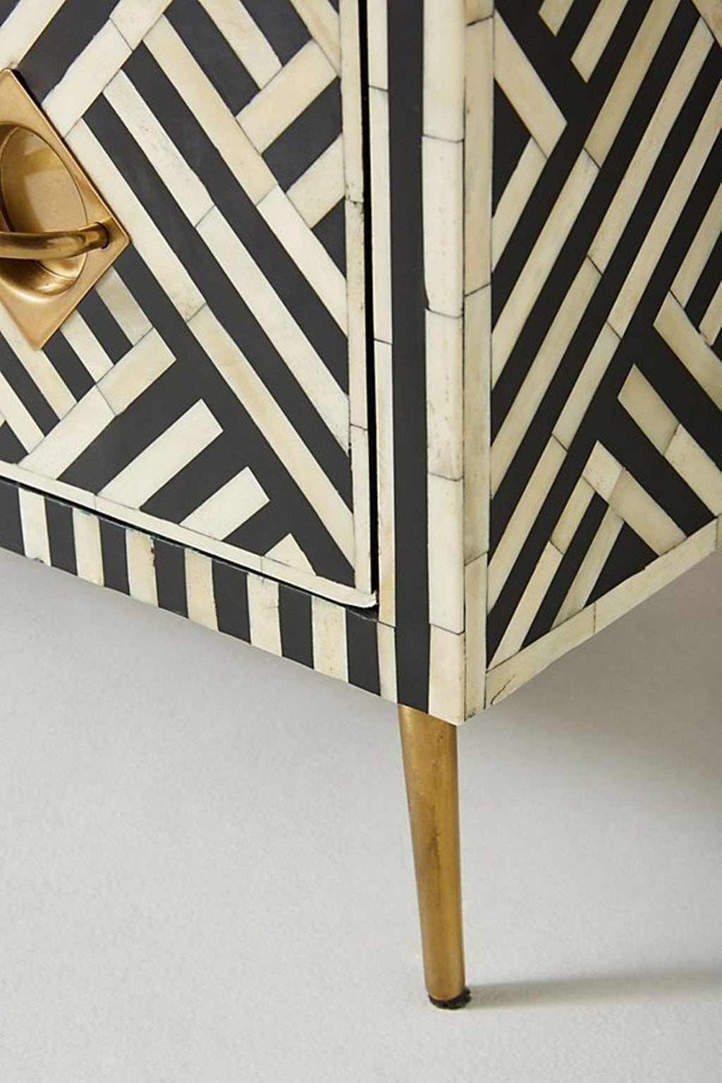 Bone Inlay Optical Inlay Chest of 9 Drawers in Black