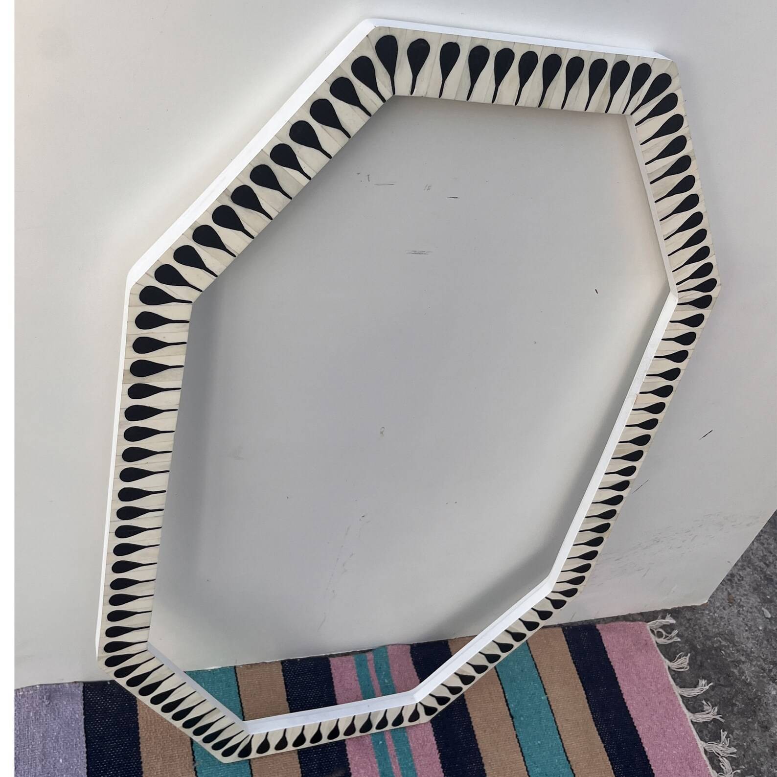 Handmade Bone Inlay Mirror Frame – Floral Design (White &amp; Black)