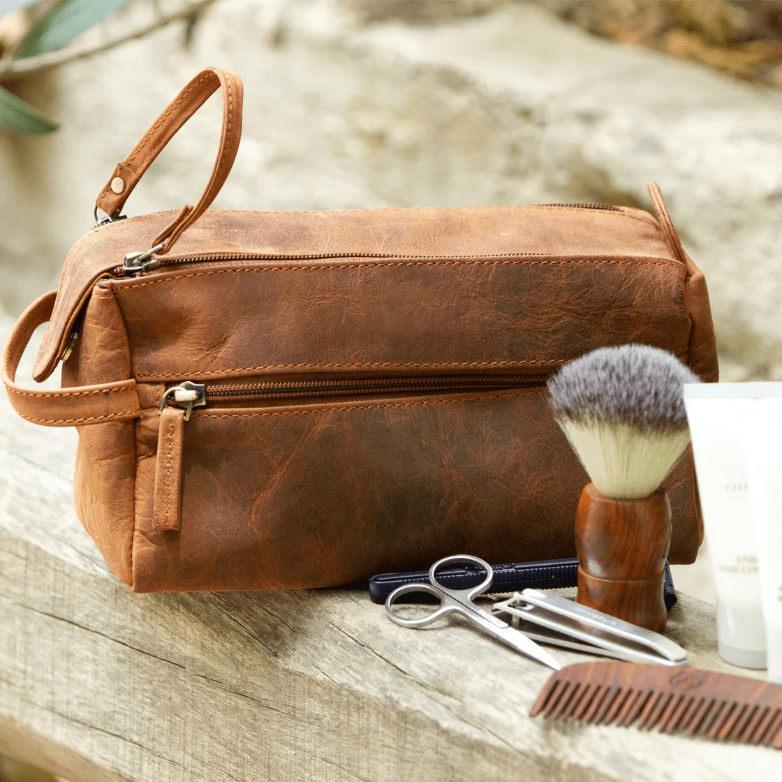 Mens Toiletry Bag, Kit, Custom Wedding Gift, Leather Travel Case, Leather Toiletry Bag, Monogram Dopp Kit, Gifts for Husband